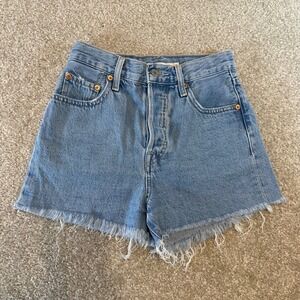 Levi's Ribcage Denim Shorts Light Wash Frayed Hem Button Fly Women's Size 25